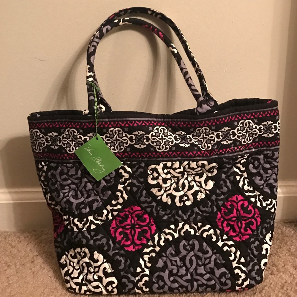 Vera Bradley Tote in a canter berry Magenta