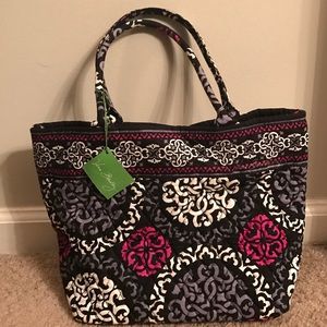 Vera Bradley Tote in a canter berry Magenta