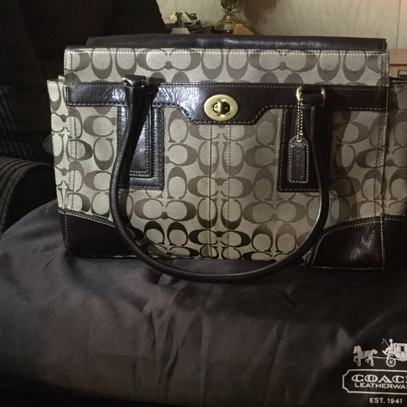 Authentic Coach purse - Picture 3 of 4