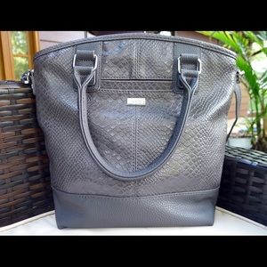 Paris purse Jewell by Thirty One
