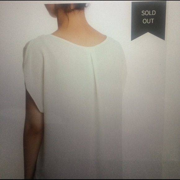 Nordstrom V-Neck Lush tee - Picture 4 of 5