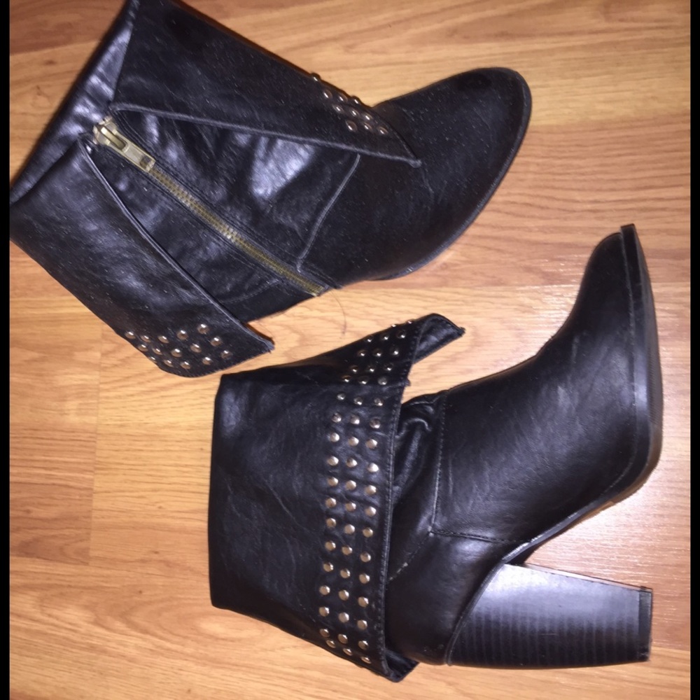 Toi et Moi Silver Studded Boots Size 7.5