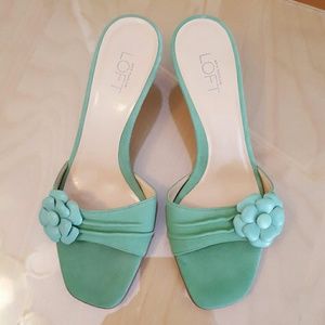 Ann Taylor kitten heels