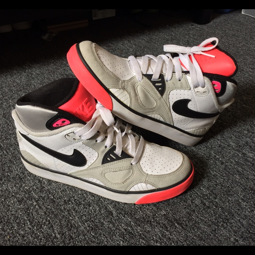 Nike auto trainer hi top