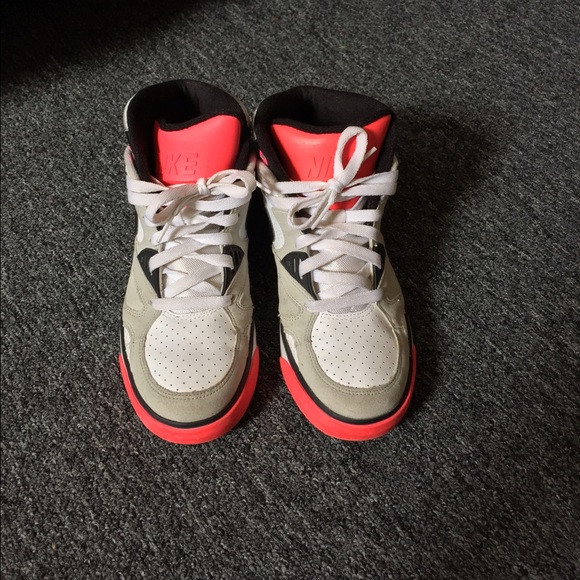 Nike auto trainer hi top - Picture 2 of 4