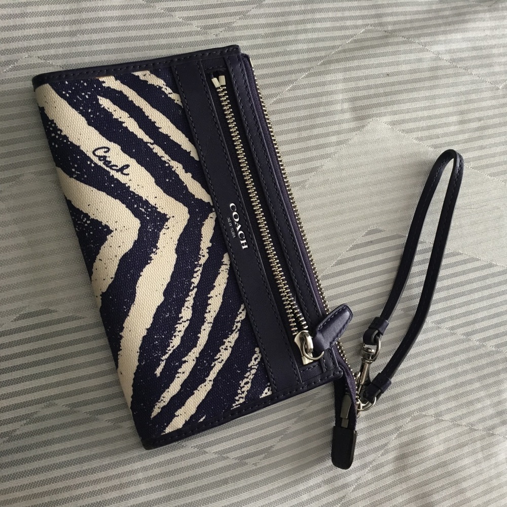 Coach wristlet wallet