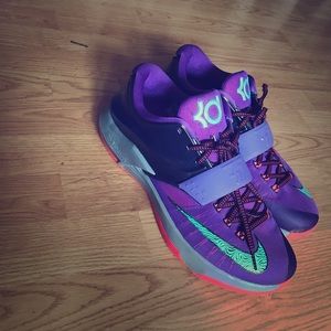 KD 7's size 13