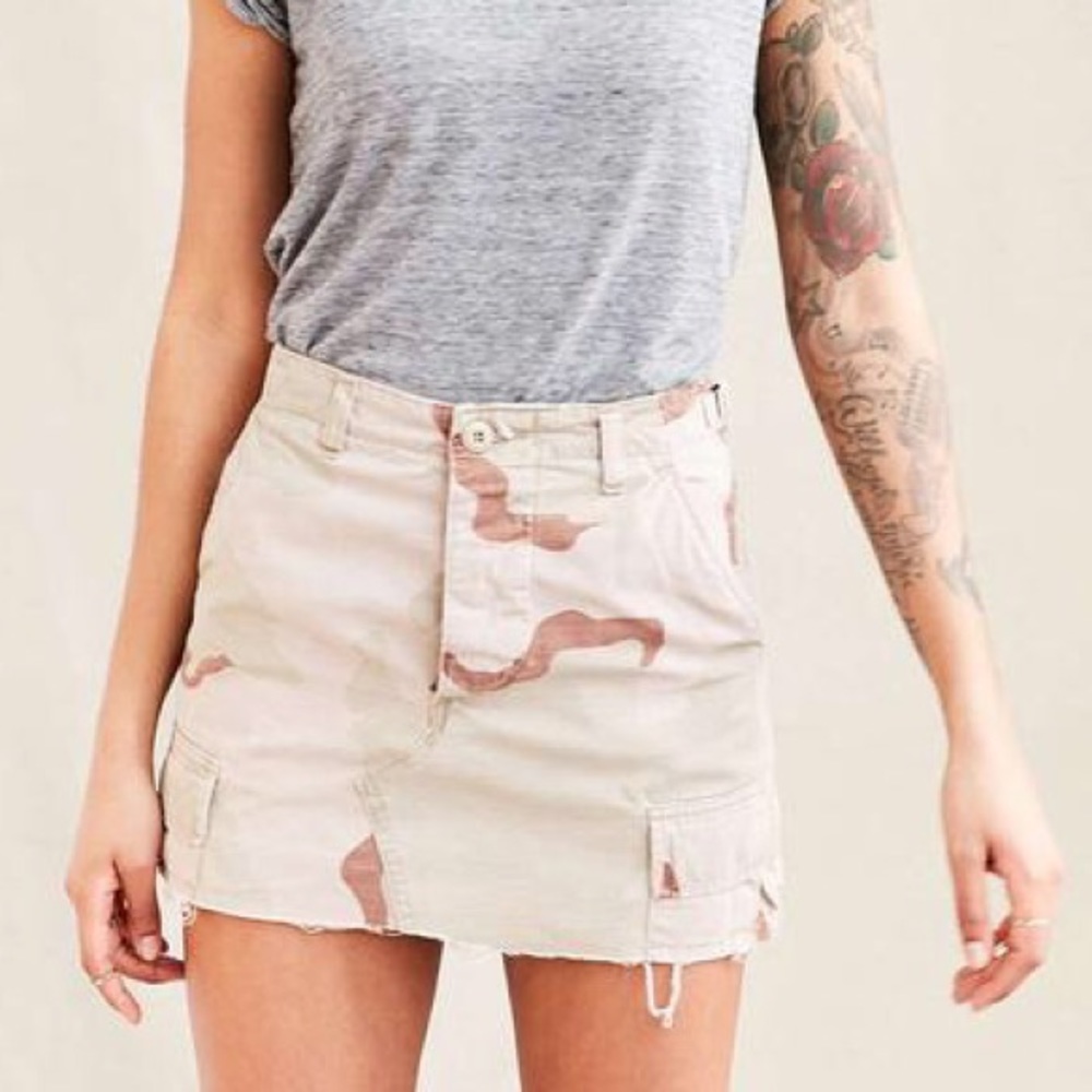 urban outfitters camo skirt