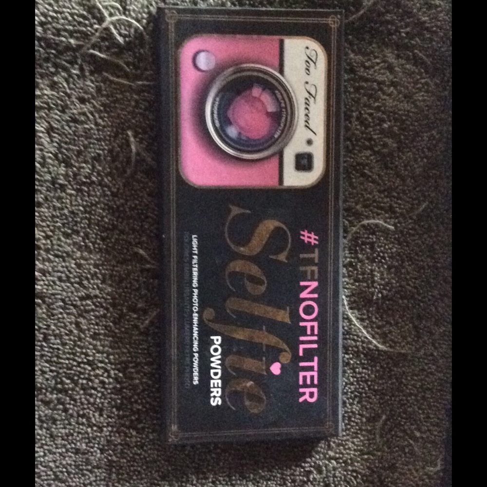 Too faced selfie