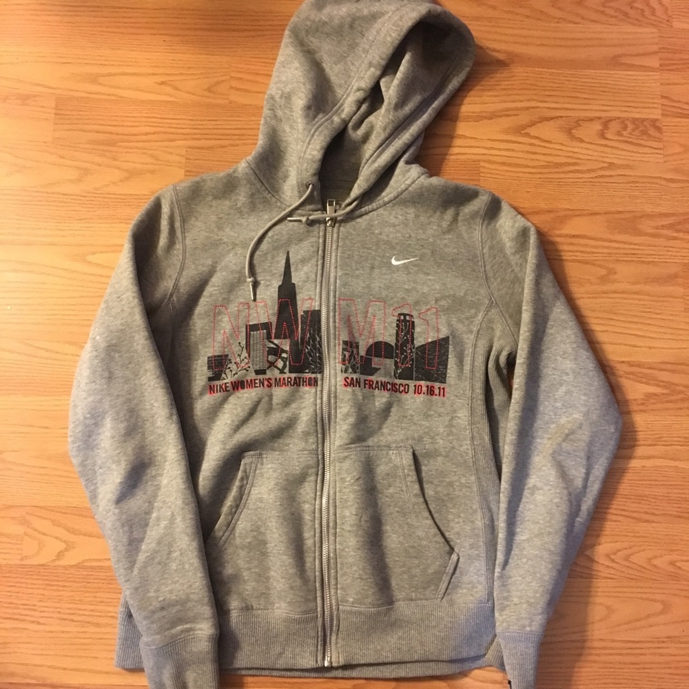 Nike women's marathon sweater