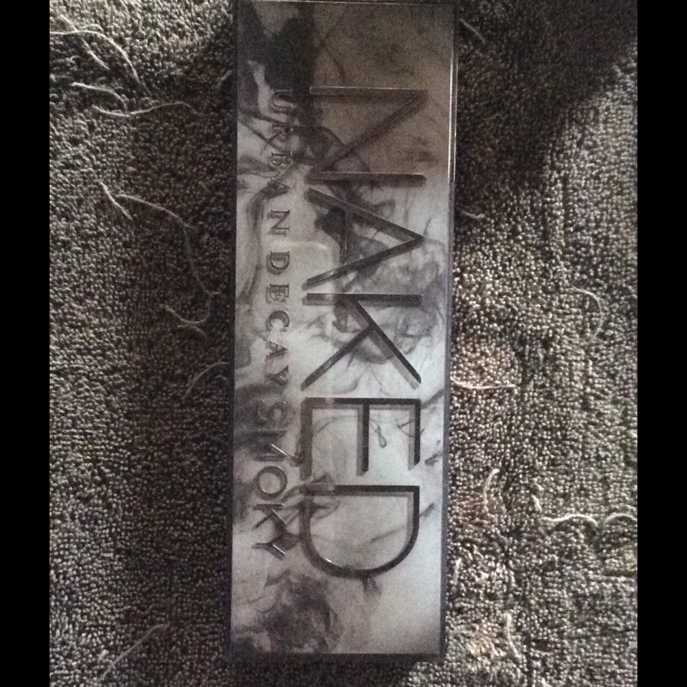 Naked palette with brush