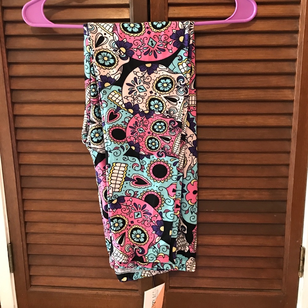 Honey & Lace -sugar skull -curvy leggings