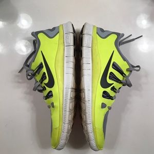 Nike Free 5.0 tennis shoes