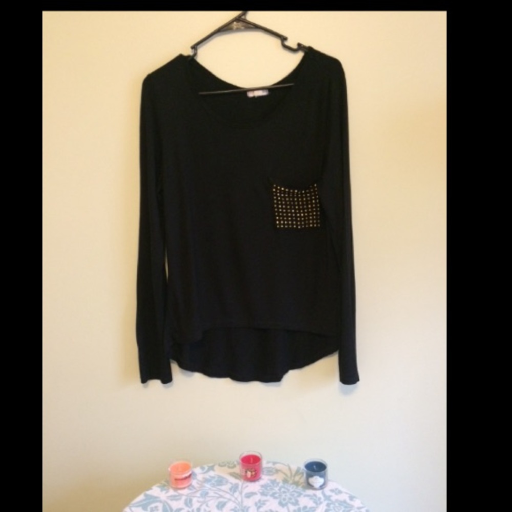 Black long sleeve shirt