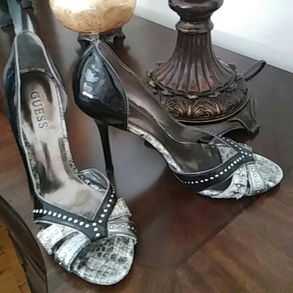 Shoes - Picture 3 of 4