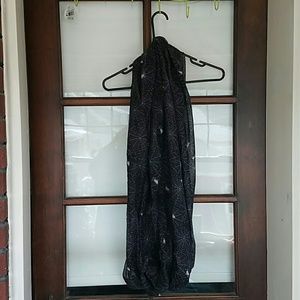 Spider web infinty scarf
