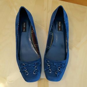 Blue suede kitten heel