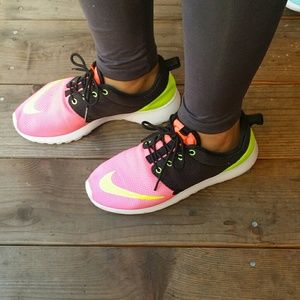 Rosche One Neon pink/yellow Kid 5.5 fits wmns 7