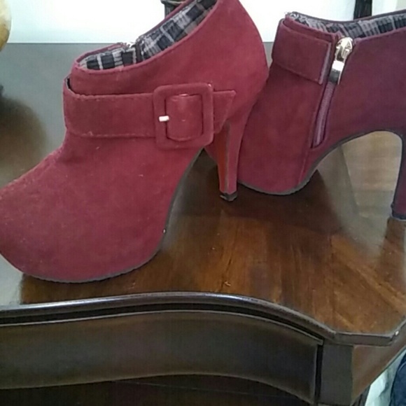 Booties - Picture 3 of 4