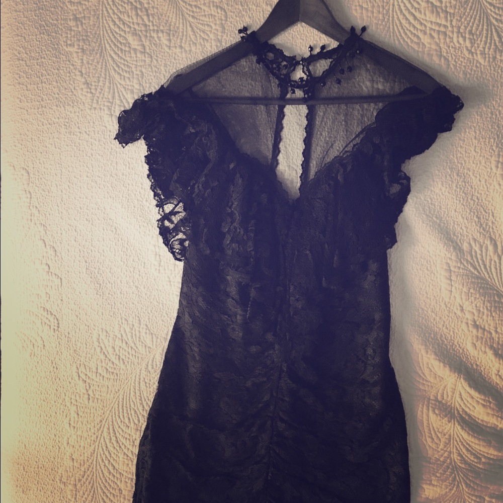 Gorgeous black dress.