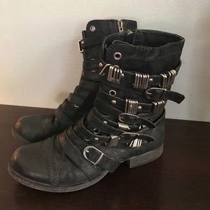 Steve Madden tyrantt boots