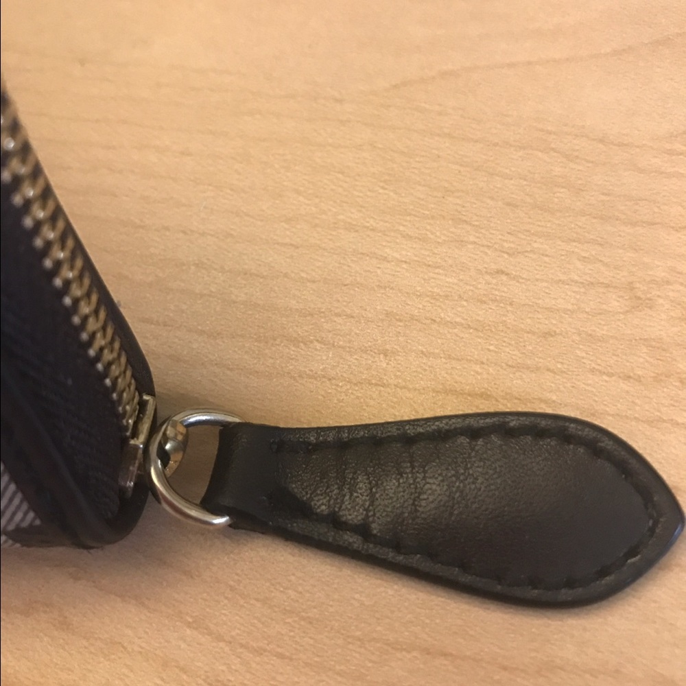 Women's Burberry Wallet - Picture 6 of 7