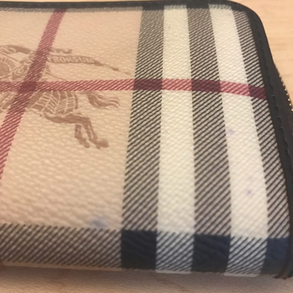 Women's Burberry Wallet - Picture 7 of 7