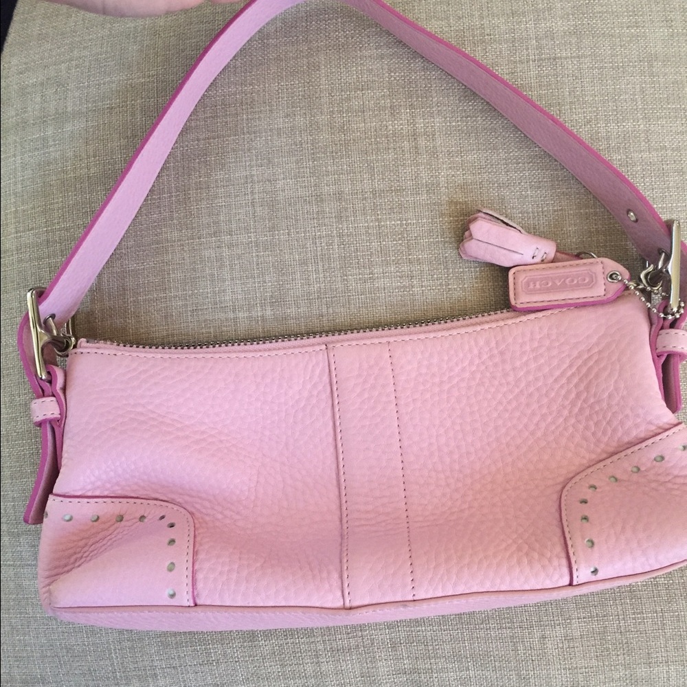 Perfect for Spring! Pink Coach small handbag EUC!