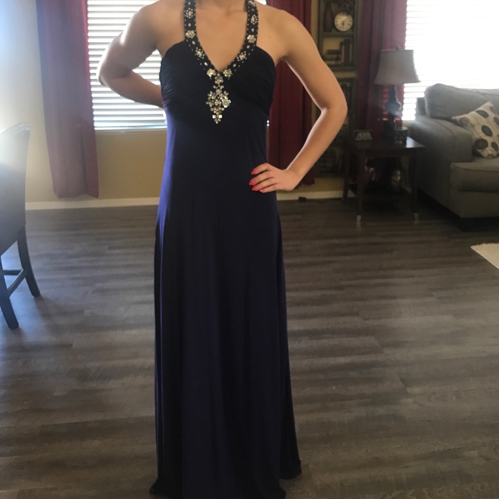 Violet evening gown. Side zipper. Halter top