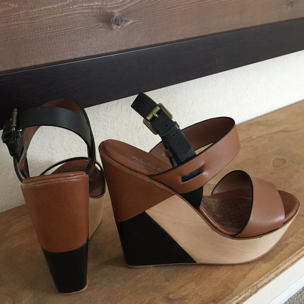 Aldo leather & wood multi-color wedges