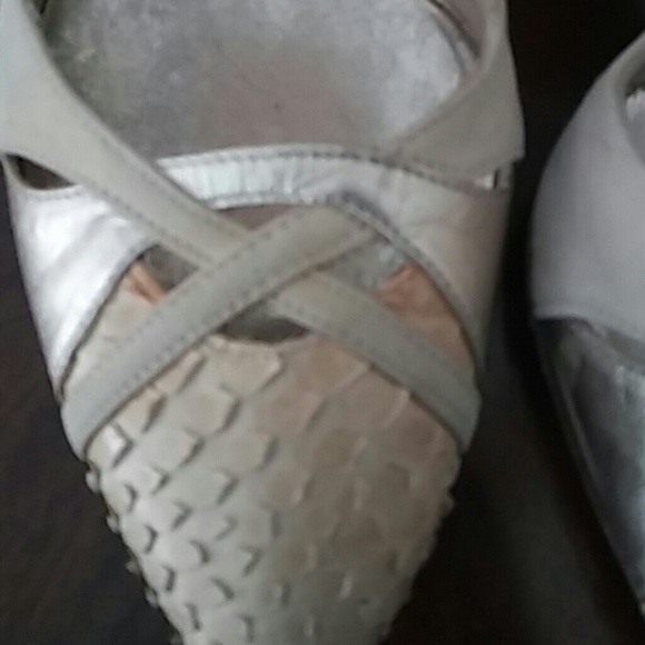 Shoes - Picture 3 of 4