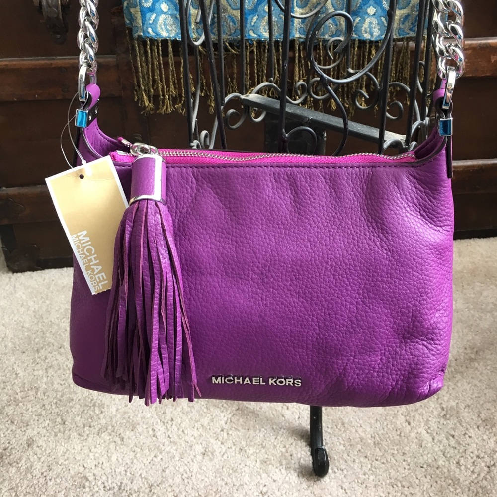 Just reduced!! Authentic NWT M Kors small bag