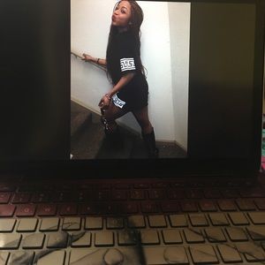 GREEK KEY BLVCK AND WHITE ROUND NECK SHIFT DRESS