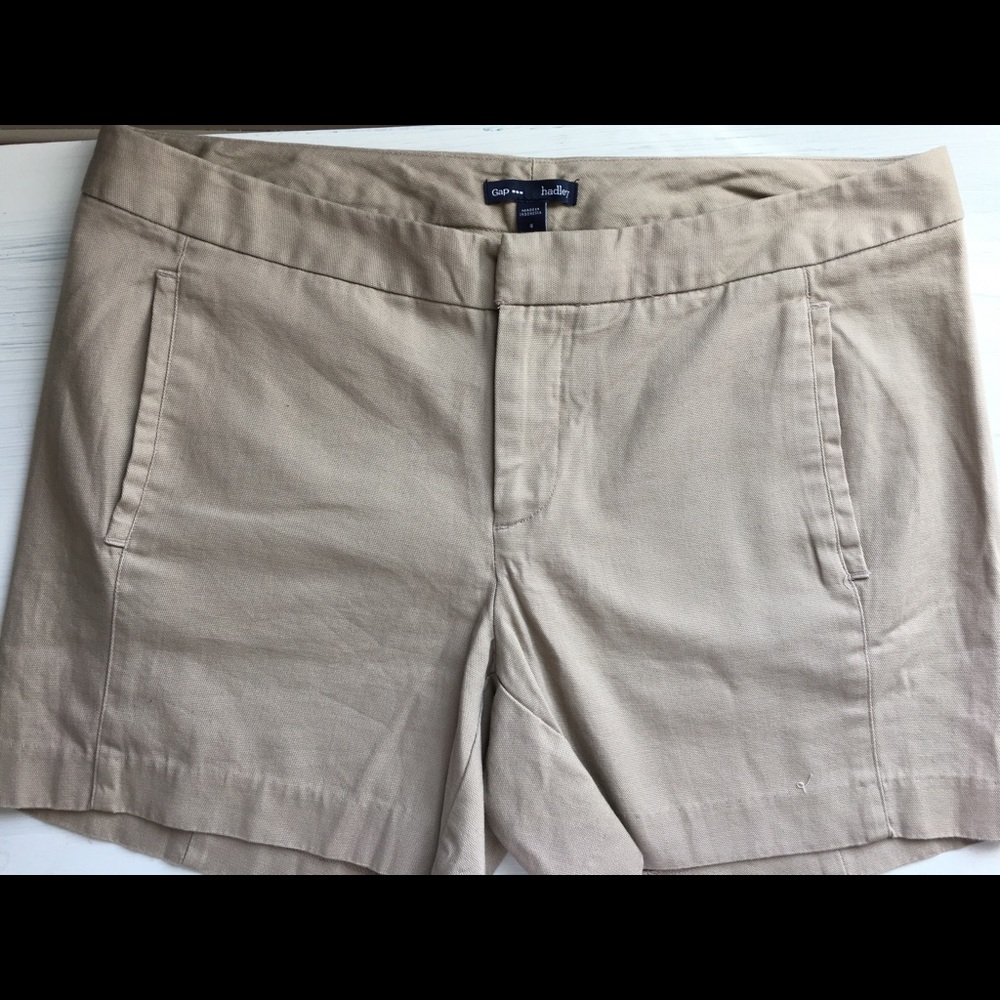 Gap Hadley Khaki Shorts Size 8