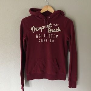 EUC Burgundy Hollister Sweatshirt 🦄🌼