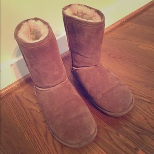Chestnut Bearpaw Short Boots
