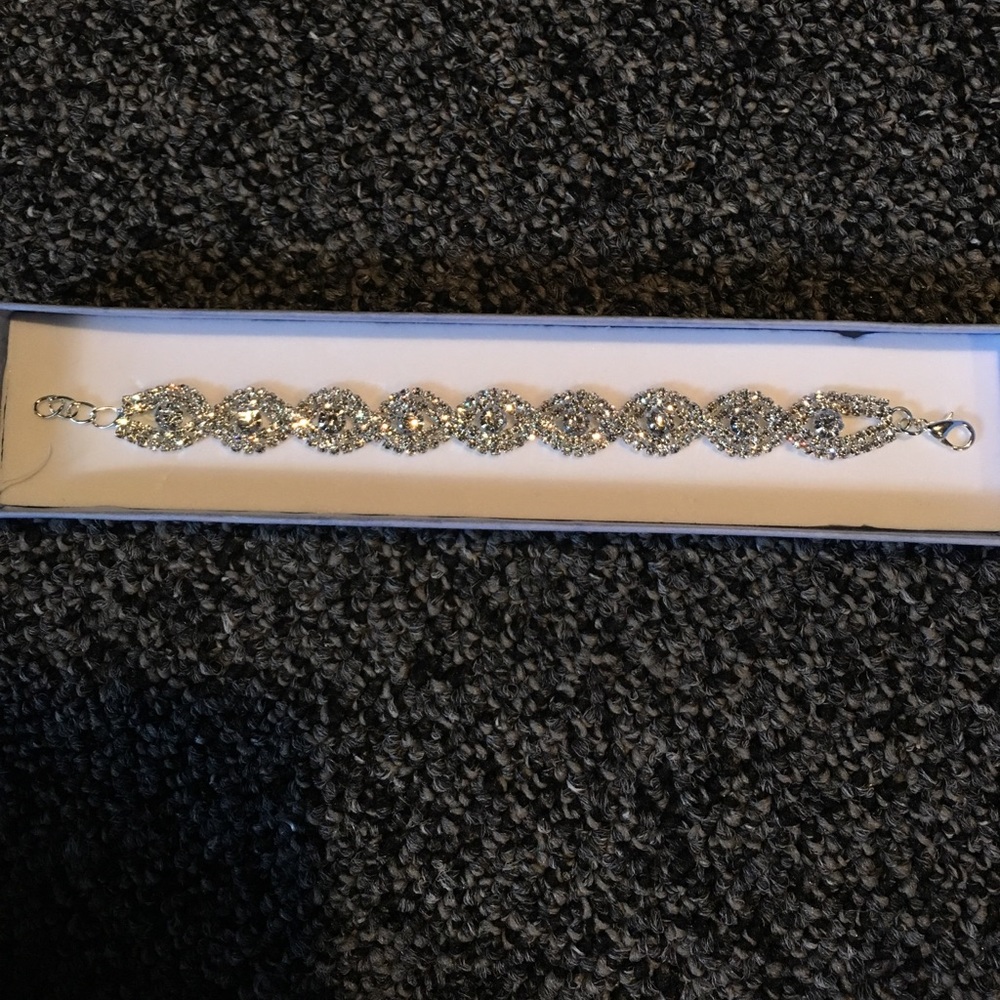 SALE✨ Shiny Prom Bracelet!