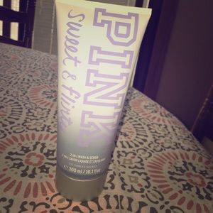VS PINK Sweet & Flirty 2 in 1 Wash & Scrub