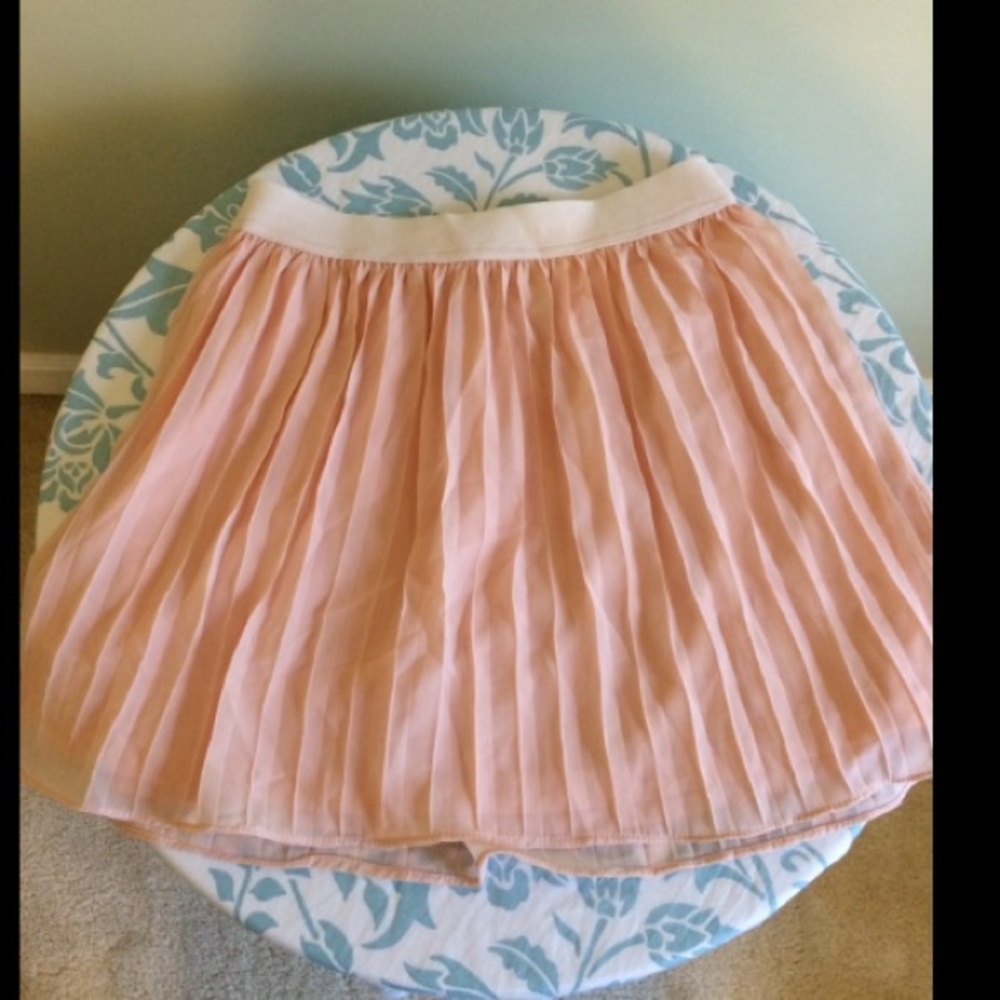 Delia's short skirt