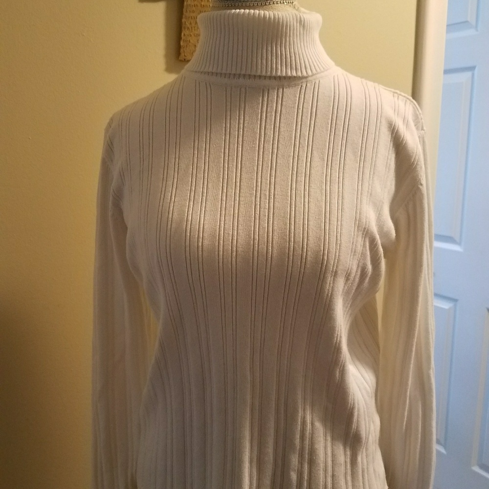 Xl Talbots cream turtleneck