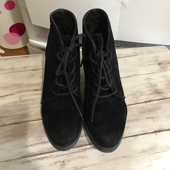 Madden Girl black suede wedges - Picture 2 of 3