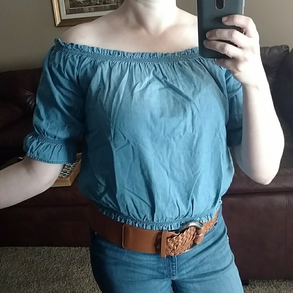 Chambray Off Shoulder Crop Top - Picture 2 of 8