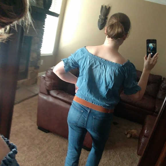 Chambray Off Shoulder Crop Top - Picture 3 of 8