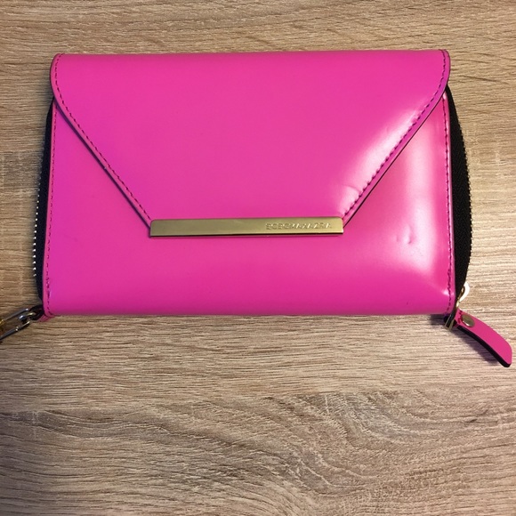 BCBGMAXAZRIA Pink Wallet Wristlet - Picture 2 of 6
