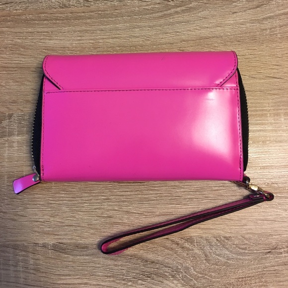 BCBGMAXAZRIA Pink Wallet Wristlet - Picture 4 of 6