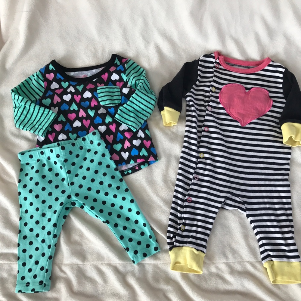 Sassy Stripes! Baby Girl Set of 2 Outfits Sz 0-3