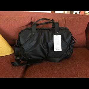 Lululemon NWT extra mile duffel.