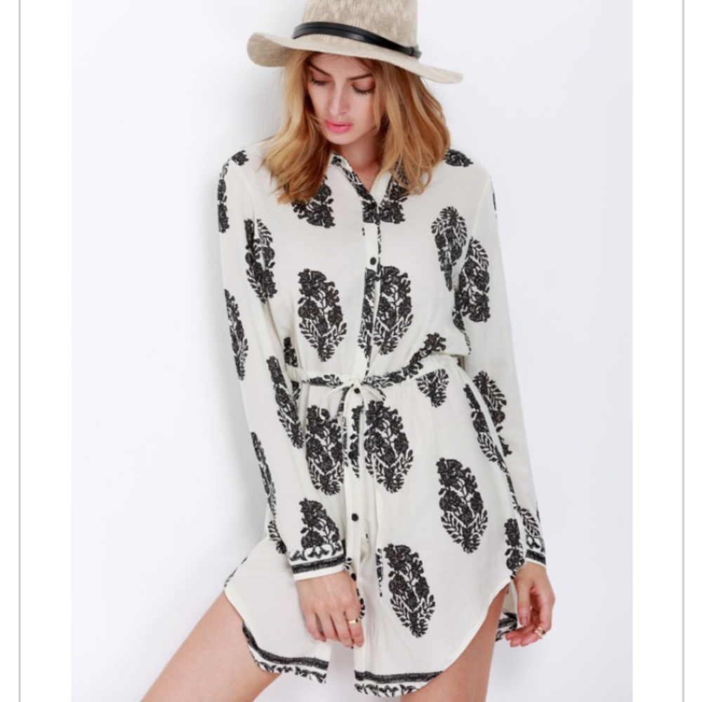 SALE! NWOT Lsleeve collared black&cream shirtdress