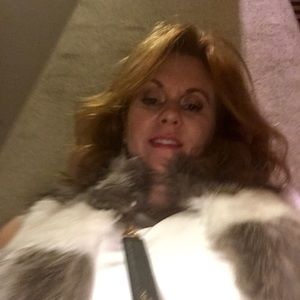 Meet your Posher, Elona