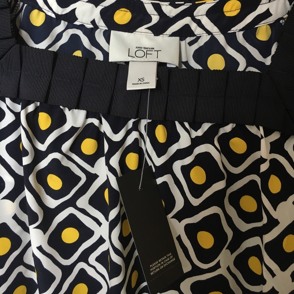 Ann Taylor LOFT blouse - Picture 2 of 3
